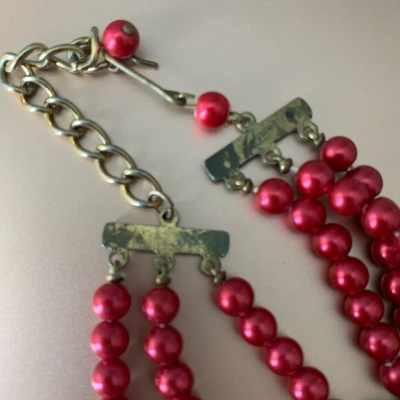 Vintage Faux Pink Pearl and Gold Metal Filagree Tiered Necklace - Picture 5 of 6